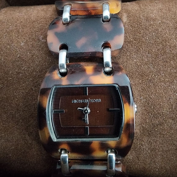 Michael Kors Tortoise Shell Watch - Picture 3 of 6